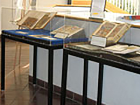 Exhibit Case - Black Table Exhibit Case - Black Table